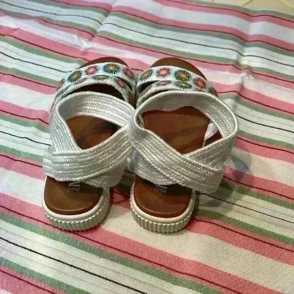 MINI MIA Childs size 10 sandal white with decoration straps NWT